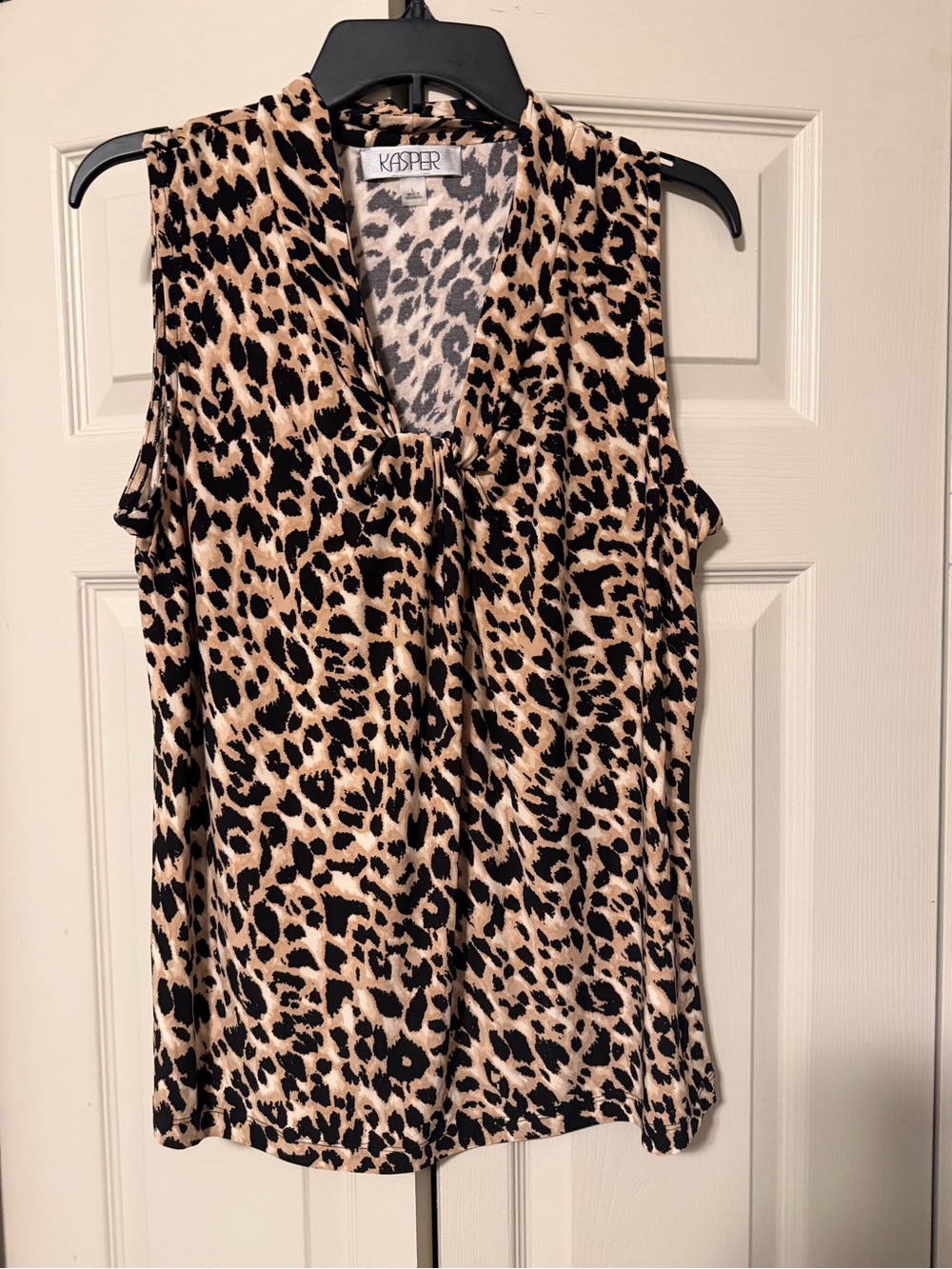 Kasper Leopard Print V-Neck Sleeveless Camisole in Beige and Black